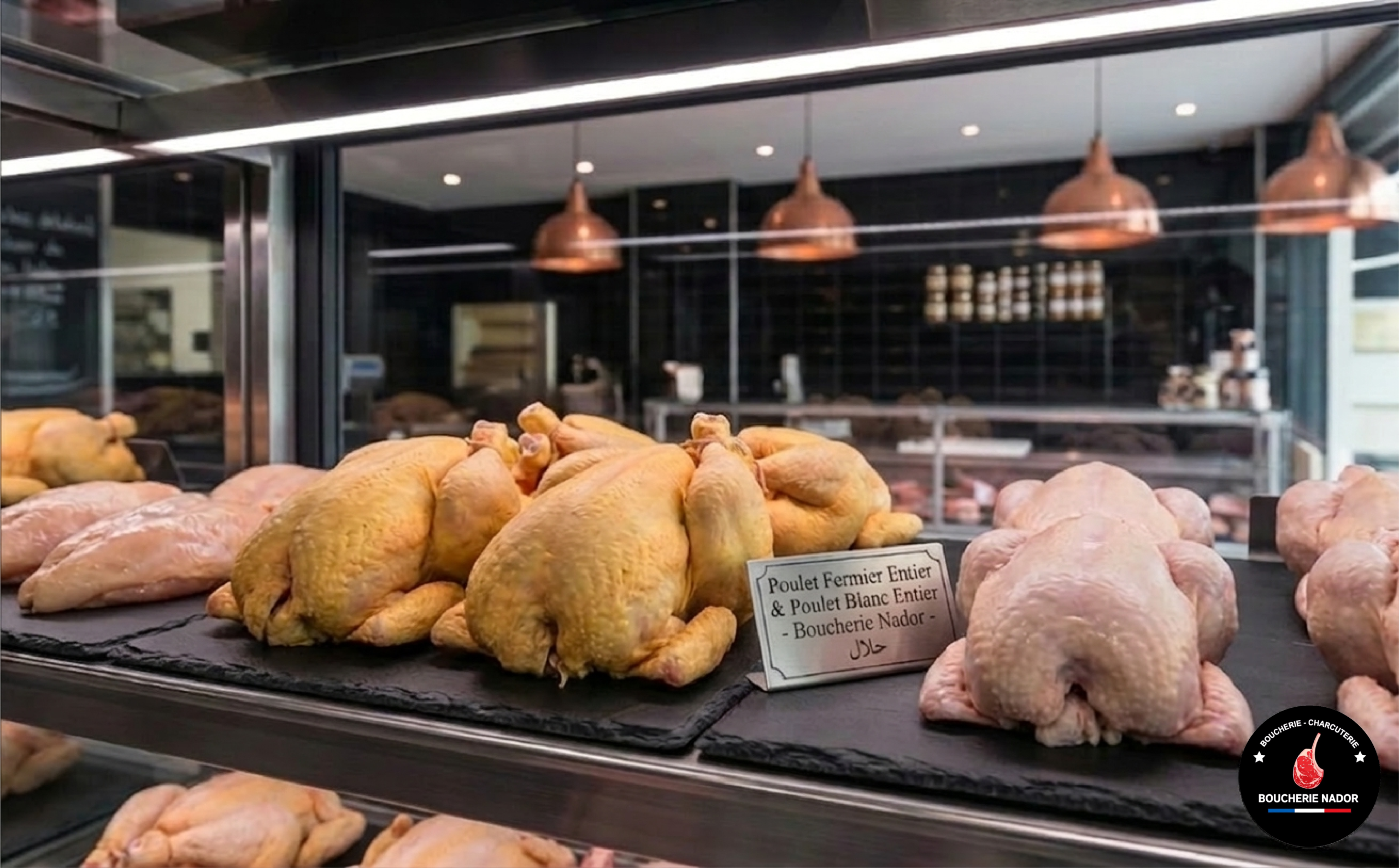 Poulet entier blanc et fermier certifié Halal, fraîcheur garantie.